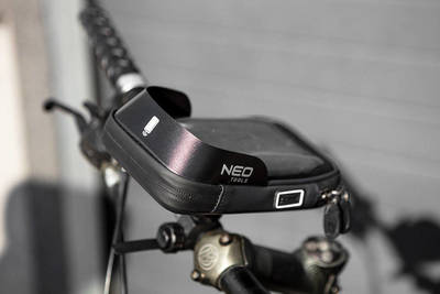 NEO  91-001  Vodotesná taška na bicykel s držiakom na telefón