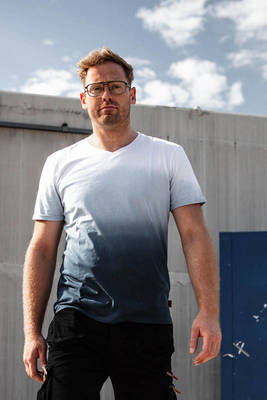 NEO  81-273-XL  Krátke pracovné šortky DENIM, čierne, 98 % bavlna a 2 % elastan, veľkosť XL/54