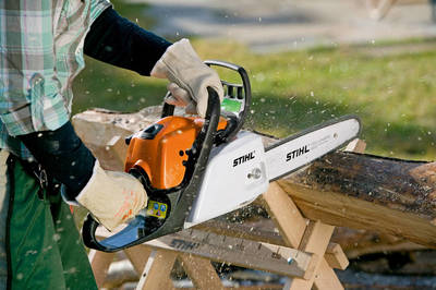 STIHL  MS 211  Motorová píla 1,7 kW