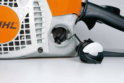 STIHL  MS 211  Motorová píla 1,7 kW