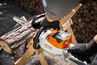 STIHL  MSA 140 C-BQ  AKU píla, set