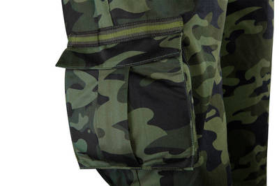 NEO   81-241-S  Pracovné nohavice na traky CAMO, zelené maskáčové, veľ. S